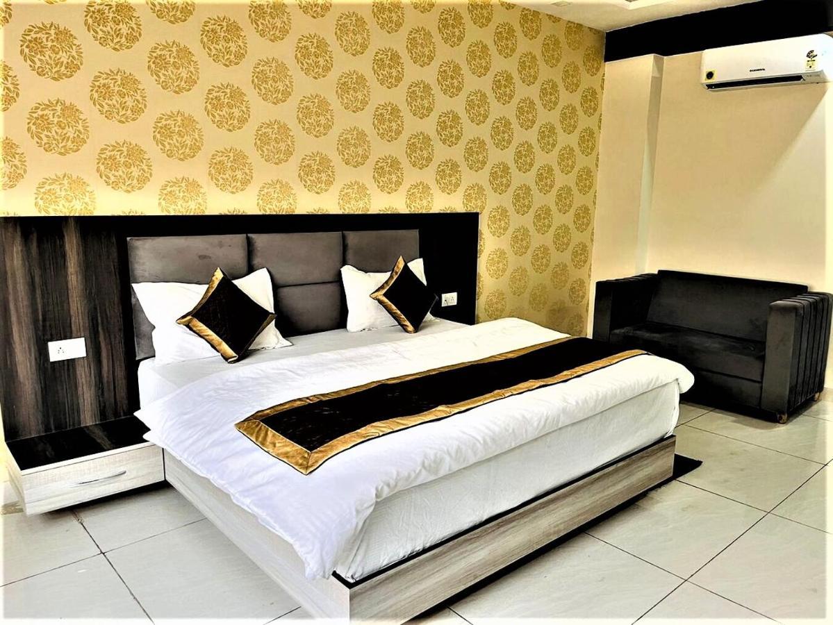 Hotel Blue Pine Haridwar Ngoại thất bức ảnh