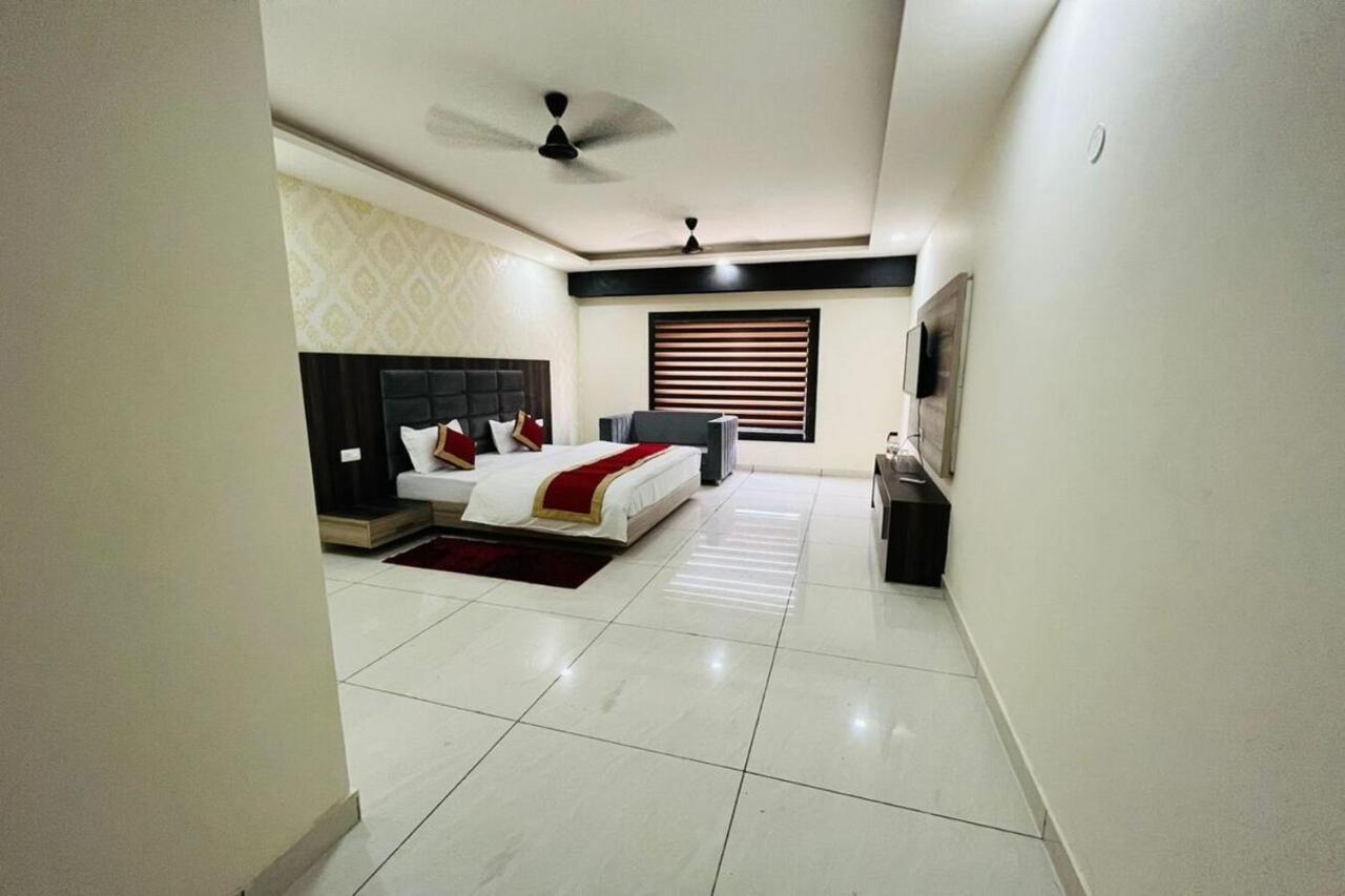 Hotel Blue Pine Haridwar Ngoại thất bức ảnh