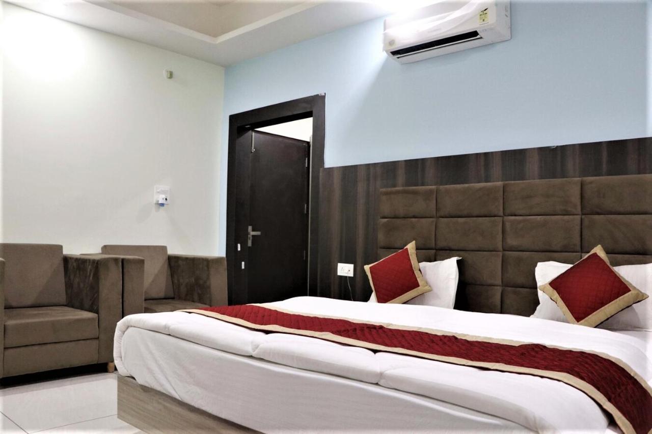 Hotel Blue Pine Haridwar Ngoại thất bức ảnh