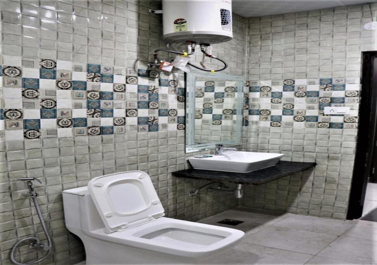 Hotel Blue Pine Haridwar Ngoại thất bức ảnh