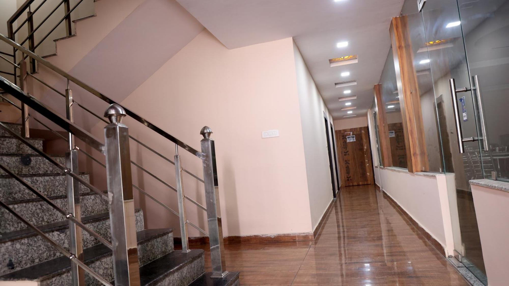 Hotel Blue Pine Haridwar Ngoại thất bức ảnh