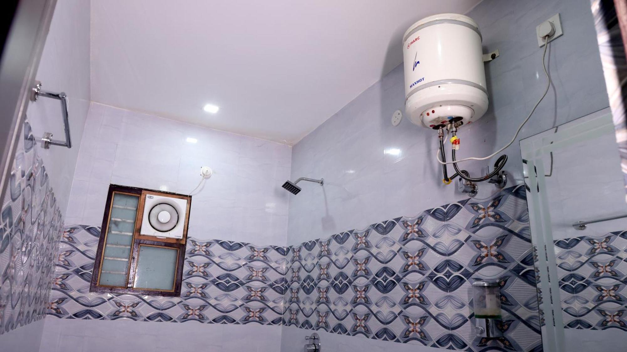 Hotel Blue Pine Haridwar Ngoại thất bức ảnh