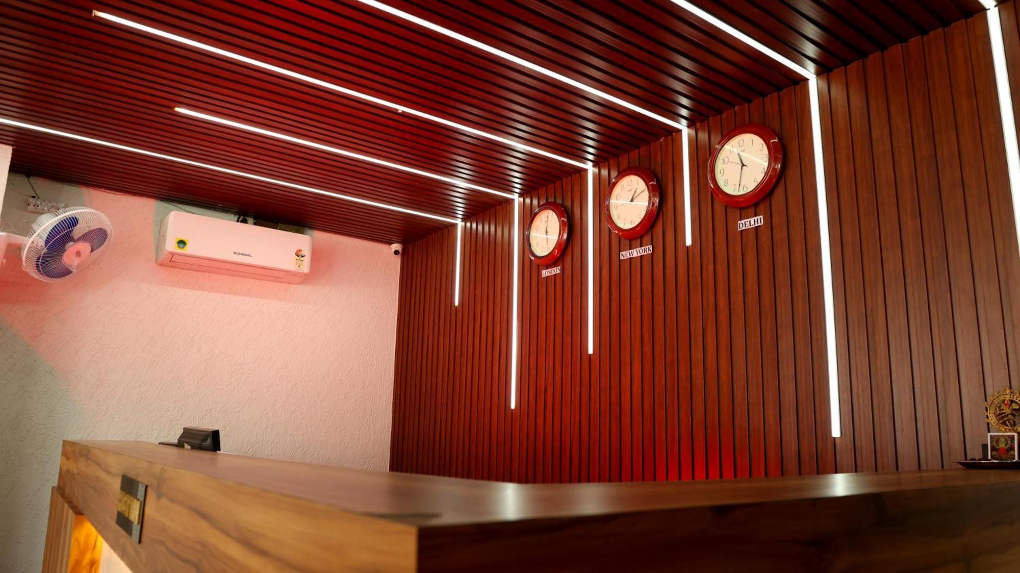 Hotel Blue Pine Haridwar Ngoại thất bức ảnh