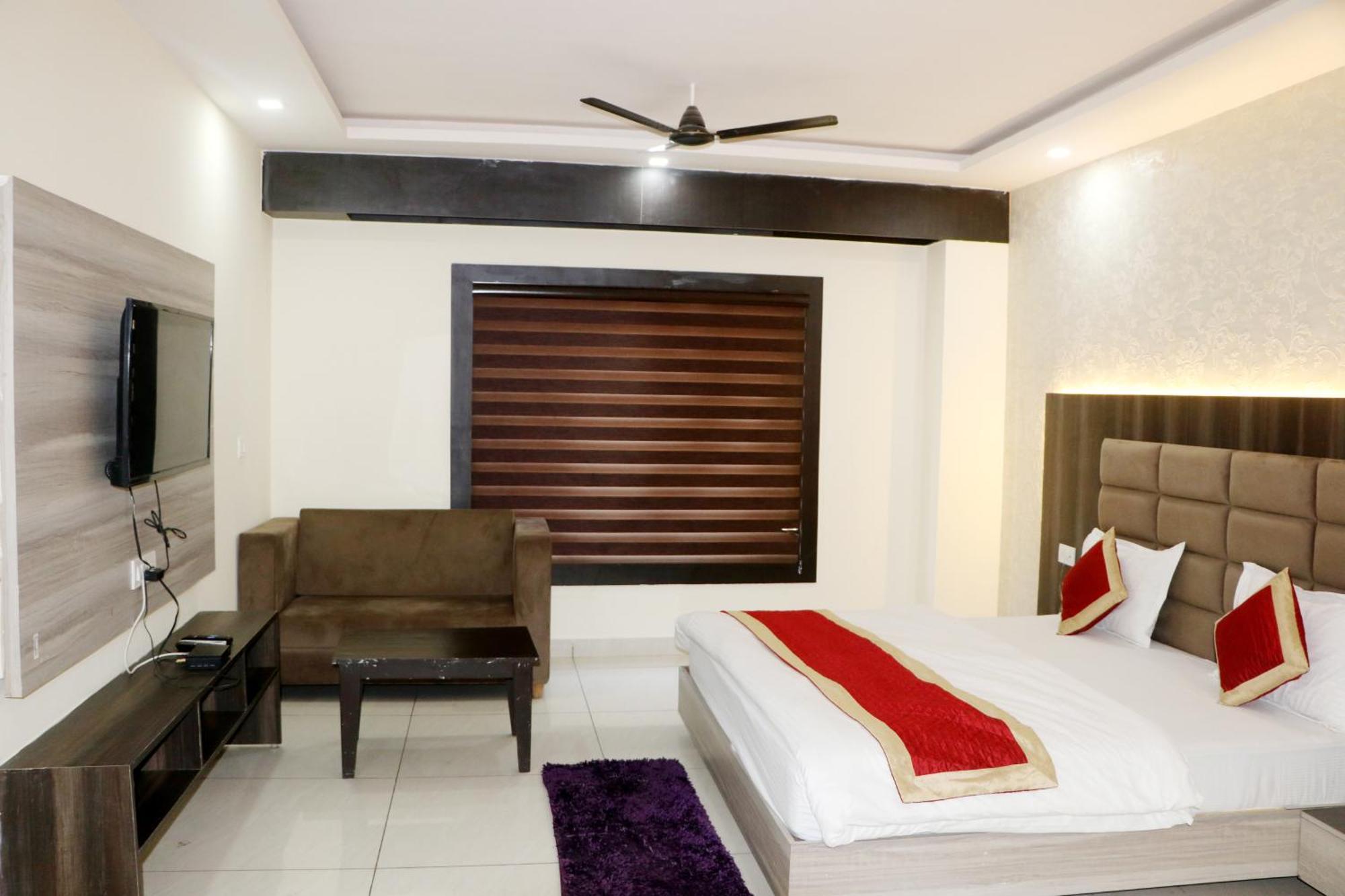 Hotel Blue Pine Haridwar Ngoại thất bức ảnh