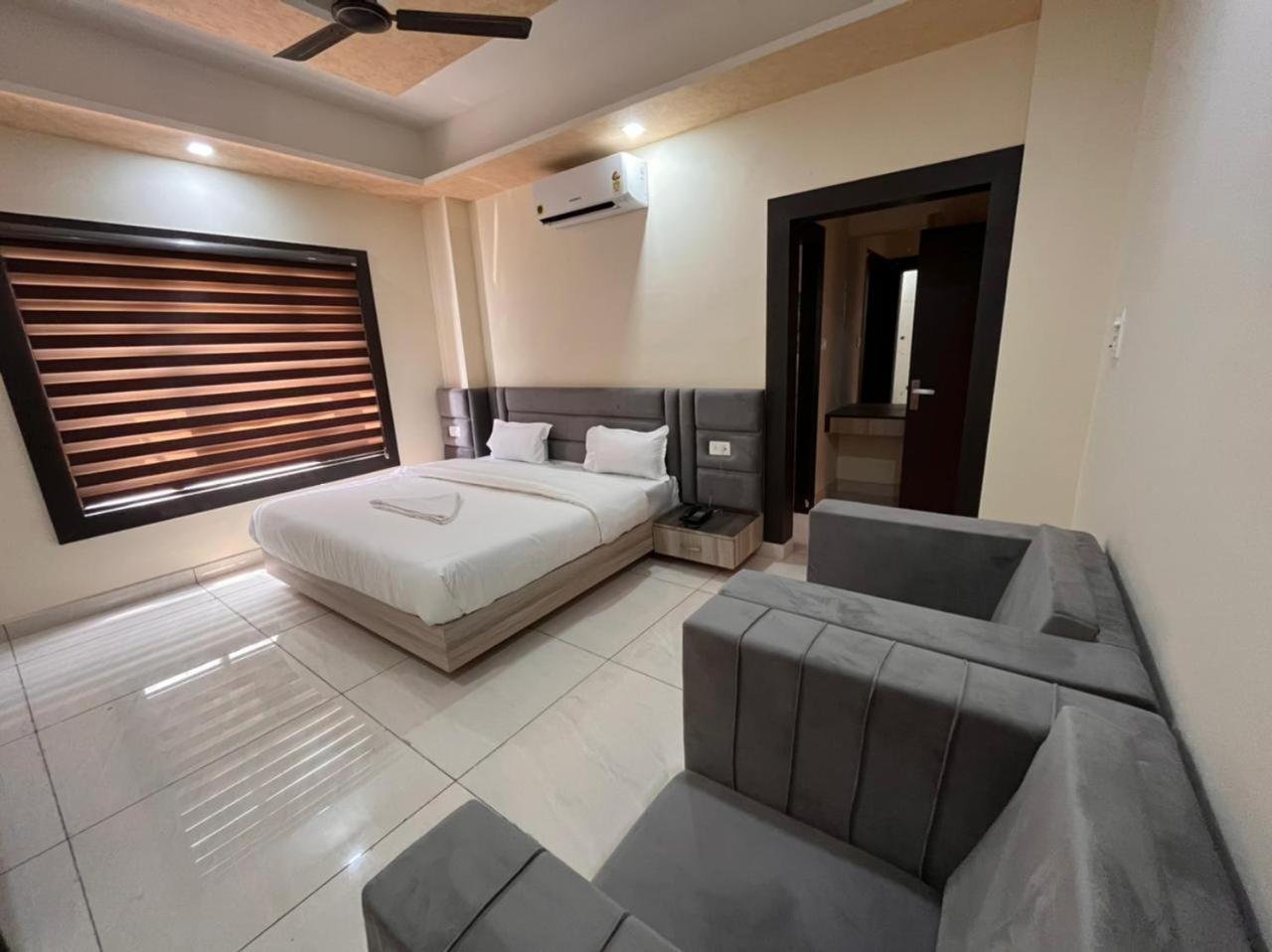 Hotel Blue Pine Haridwar Ngoại thất bức ảnh